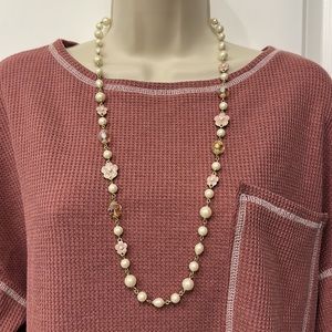Vintage Carolee faux pearl necklace
